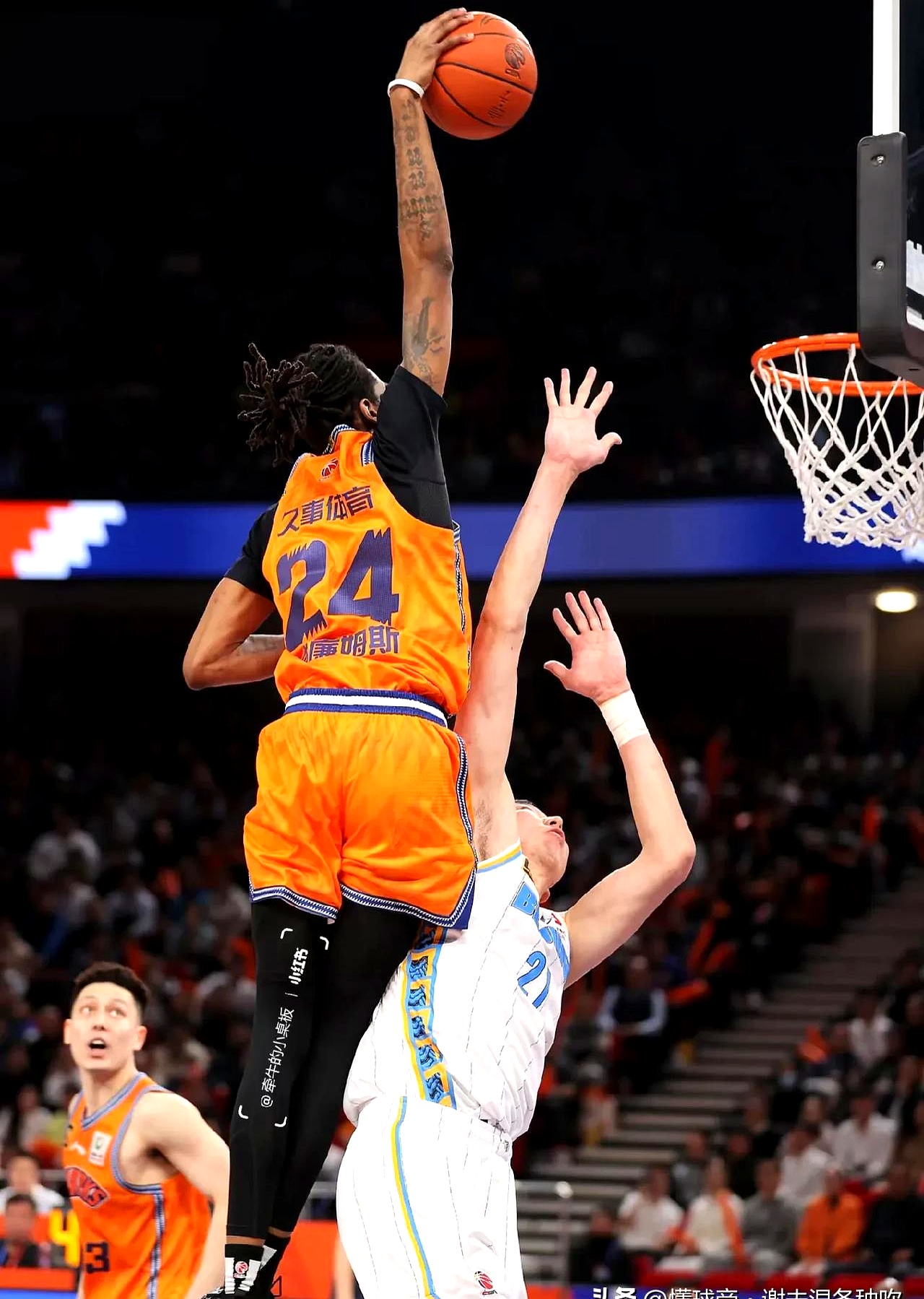 赛前CBA常规赛焦点战；瓦伦西亚止住颓势；赛场秩序良好；球探报告显示潜力的简单介绍