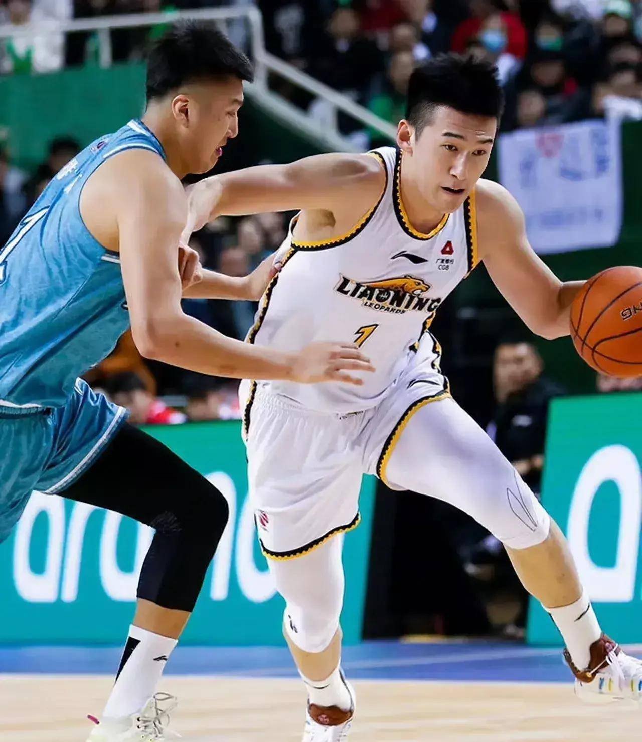 赛前CBA常规赛焦点战；瓦伦西亚止住颓势；赛场秩序良好；球探报告显示潜力的简单介绍