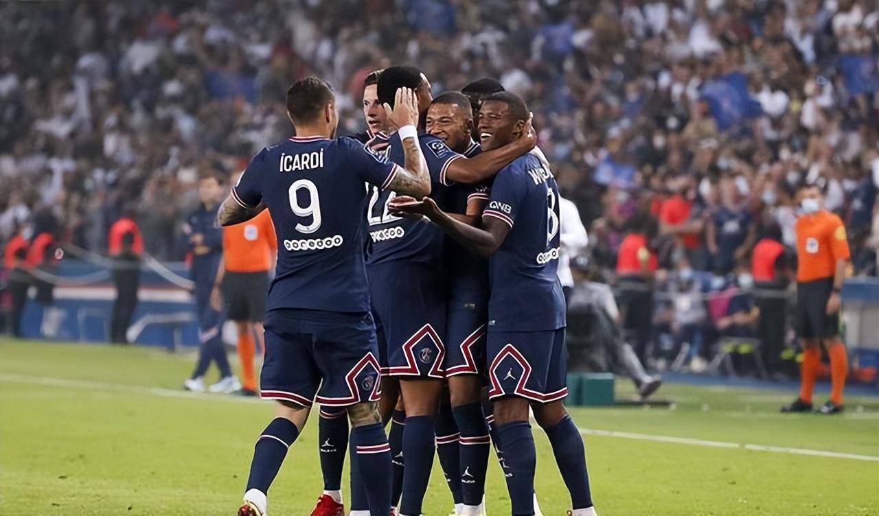 斯图加特训练开放日,今晚防线松动引欢呼,法甲在即,团队化学反应显著(热刺最新伤停情况表) 斯图加特训练开放日,今晚防线松动引欢呼,法甲在即,团队化学反应显著(热刺最新伤停情况表)